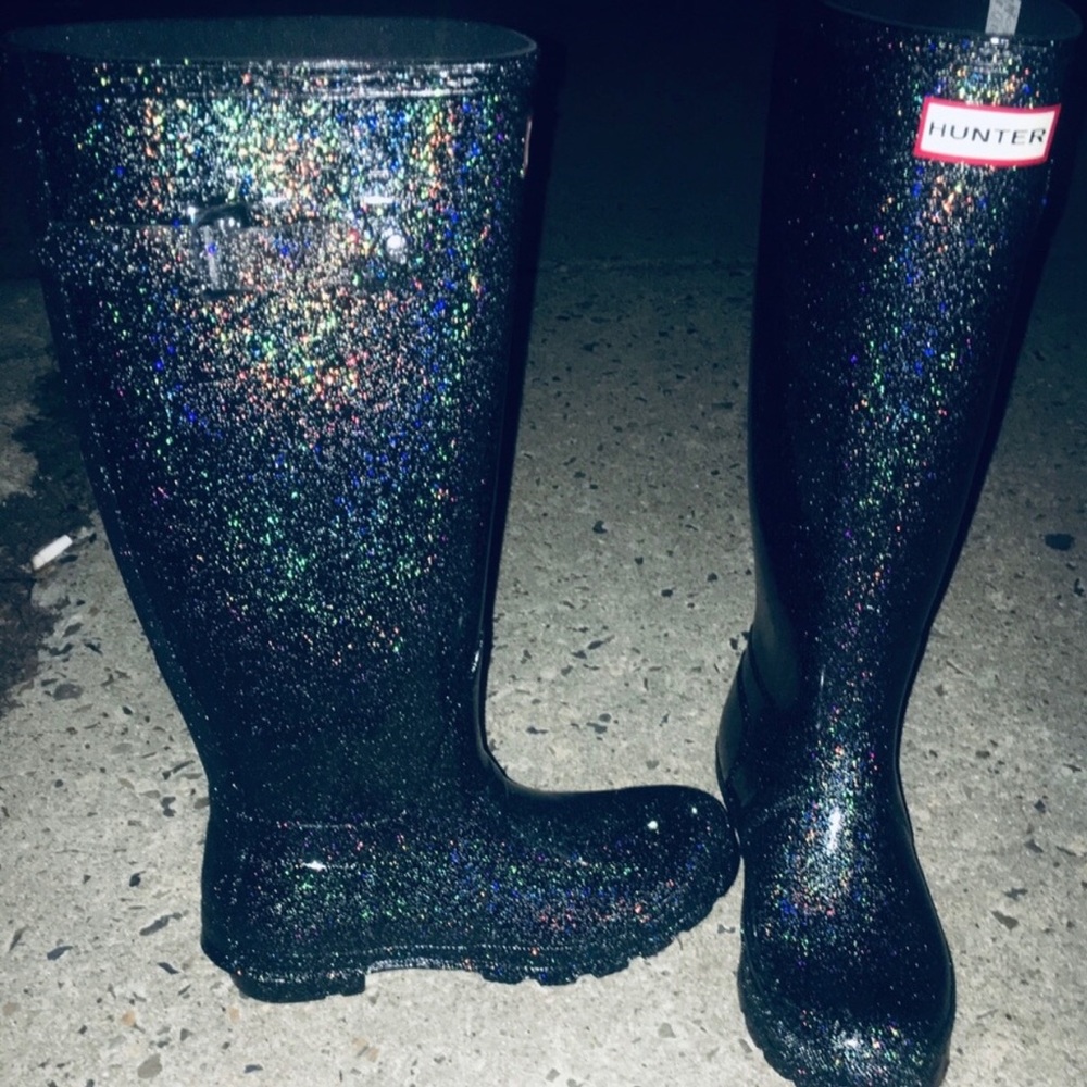 Glitter Hunter rain boots size 7. Great condition!